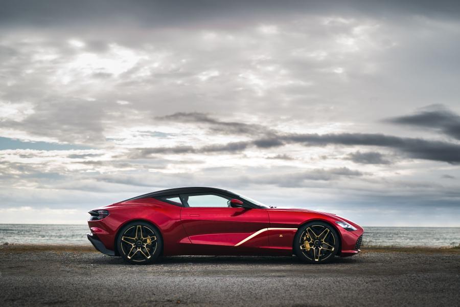  Aston Martin DBS GT Zagato 2019 года  (фото 3 из 24)